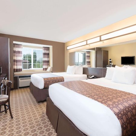 Microtel Inn & Suites By Wyndham Дикинсон Экстерьер фото