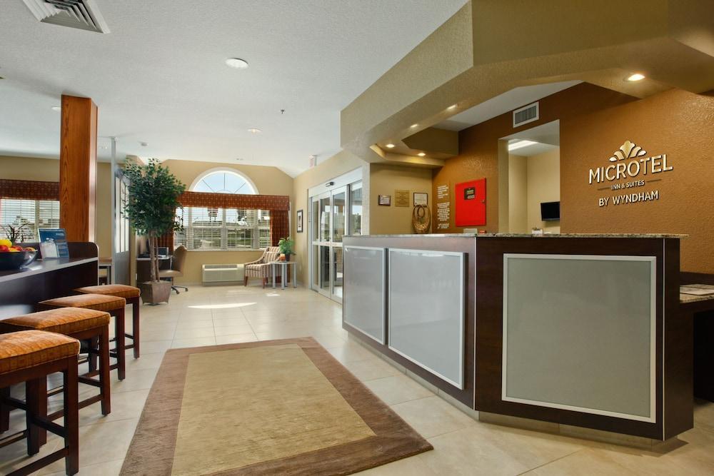 Microtel Inn & Suites By Wyndham Дикинсон Экстерьер фото