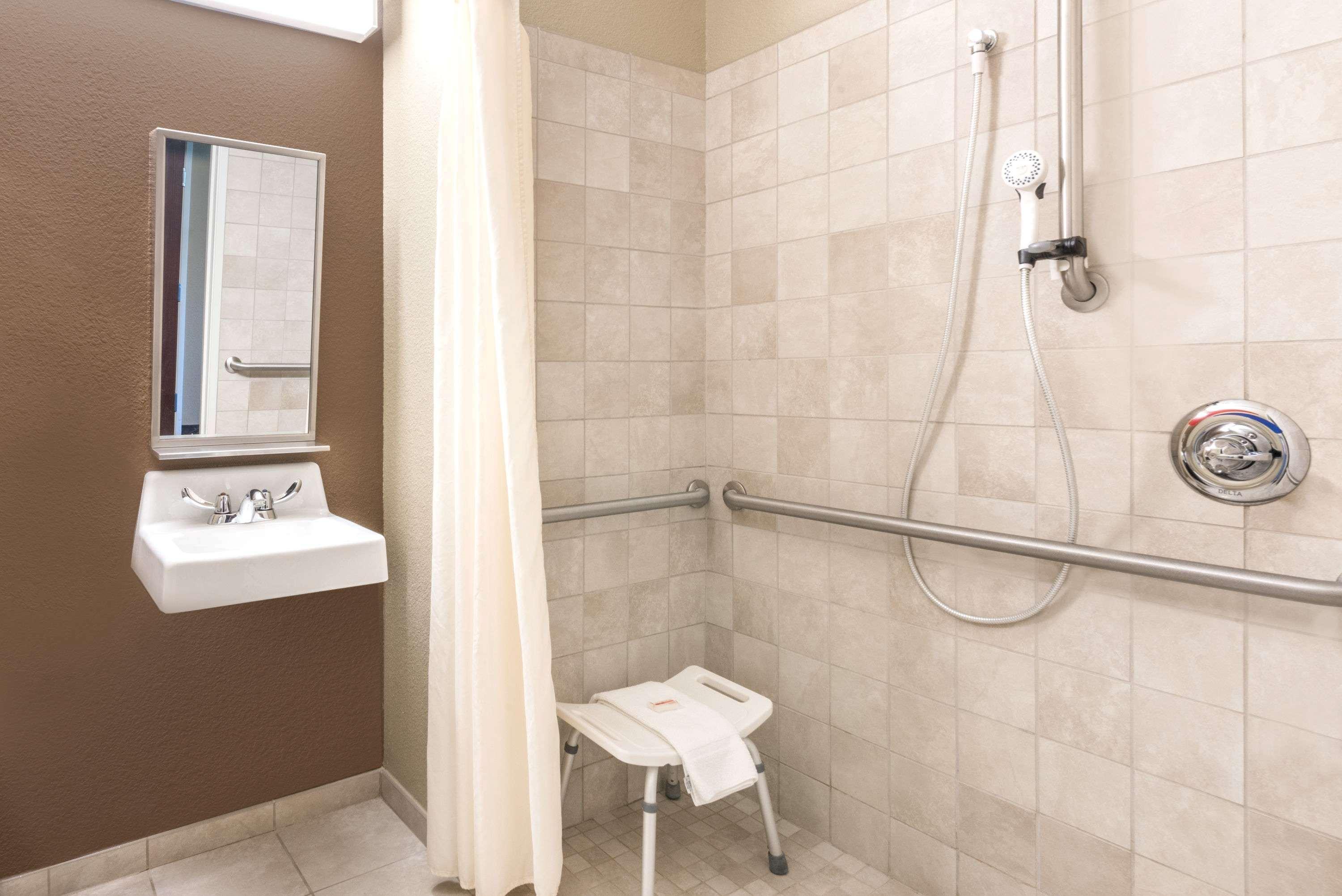 Microtel Inn & Suites By Wyndham Дикинсон Экстерьер фото
